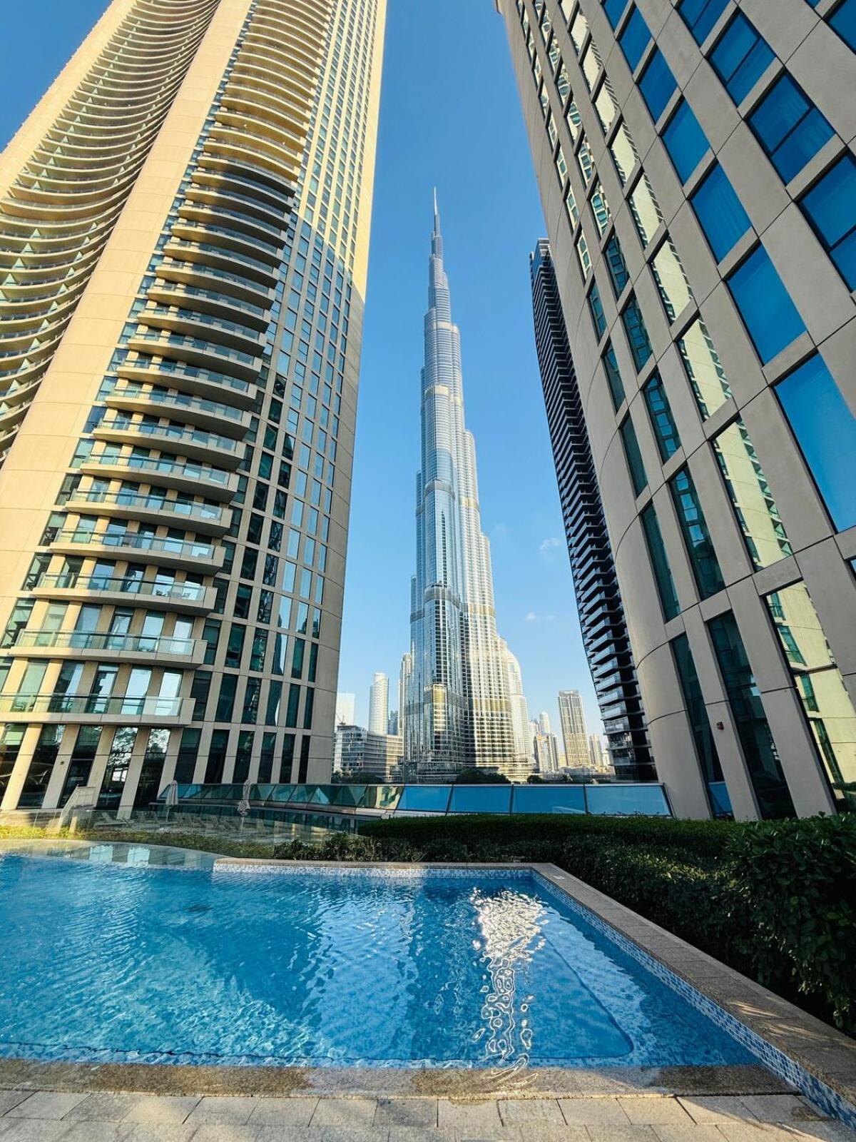 Nivis Find-burj Vista-direct Access To Mall अपार्टमेंट